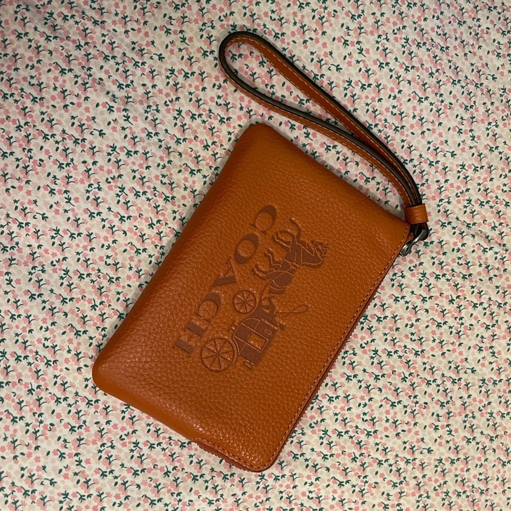NEW! COACH Embossed Leather Corner Wristlet
